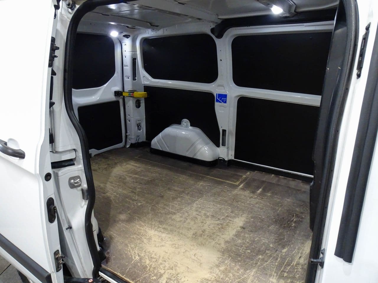 Ford Tourneo  Custom - Imagen 10