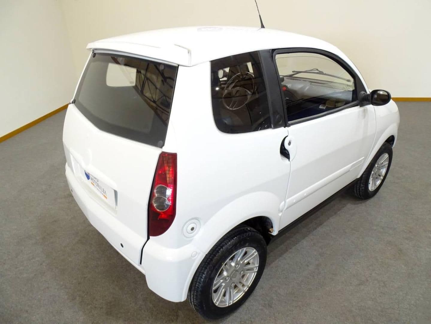 AIXAM 400 BASE 400 CC 4kW ( 5.44CV ) - Imagen 4