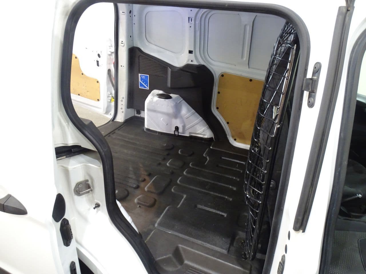 Ford Transit Courier - Imagen 8