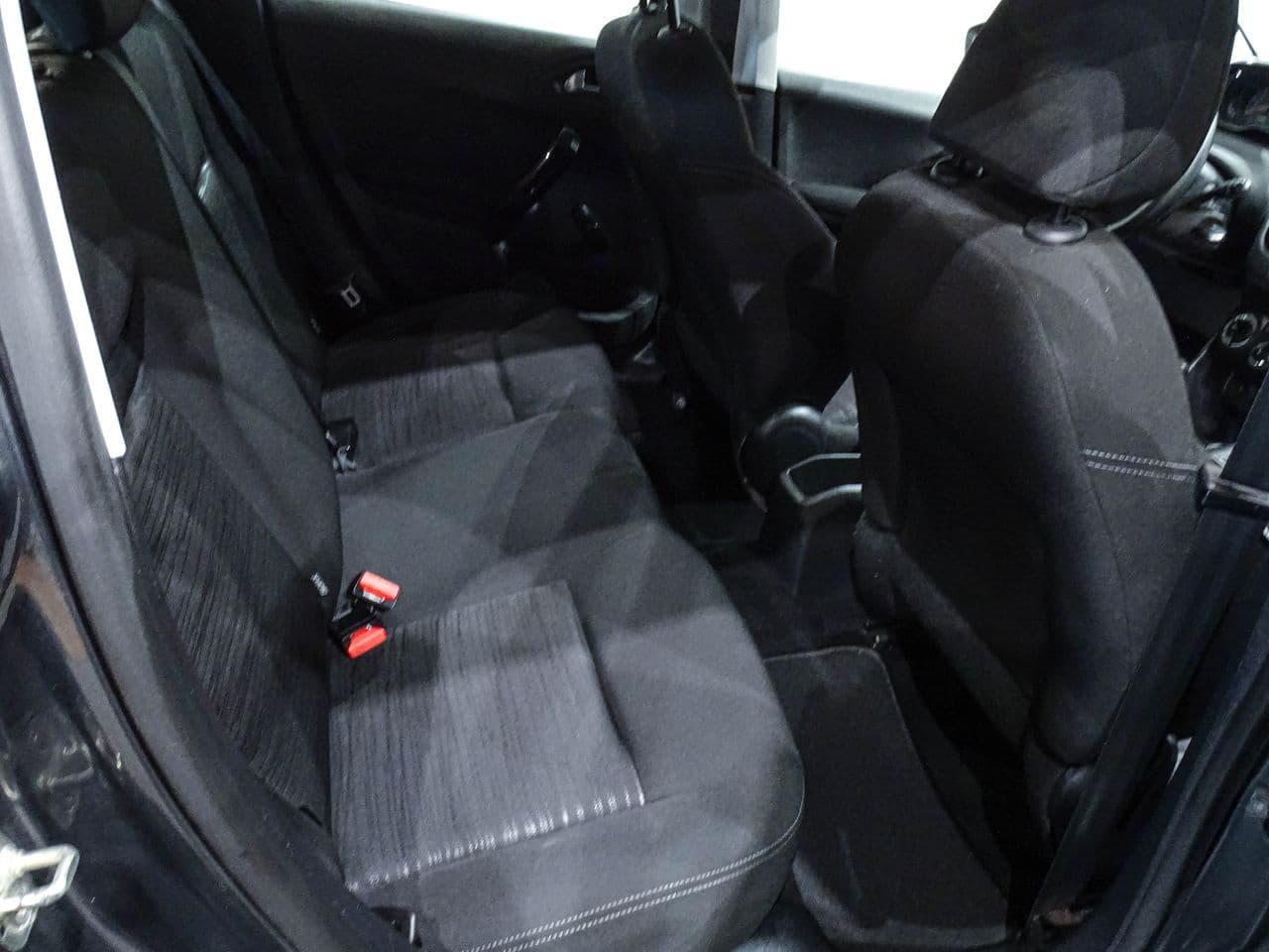 Peugeot 208 - Imagen 10