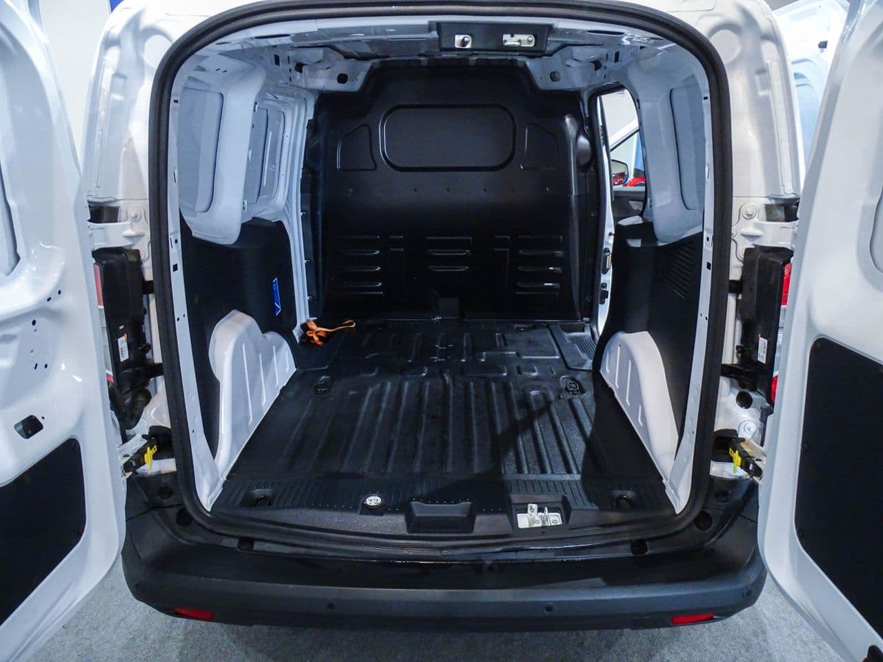 Ford Transit Courier - Imagen 9