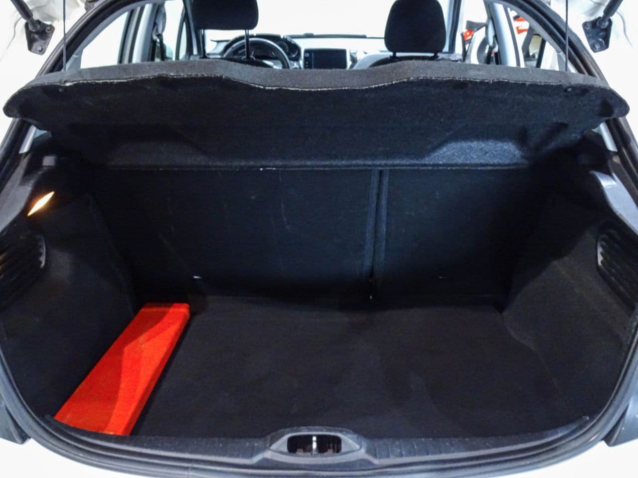 Peugeot 208 - Imagen 8
