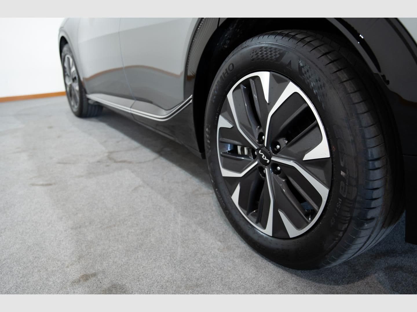 Kia EV6 Plus Edition 77,4kWh 168kW RWD (Long R) - Imagen 5
